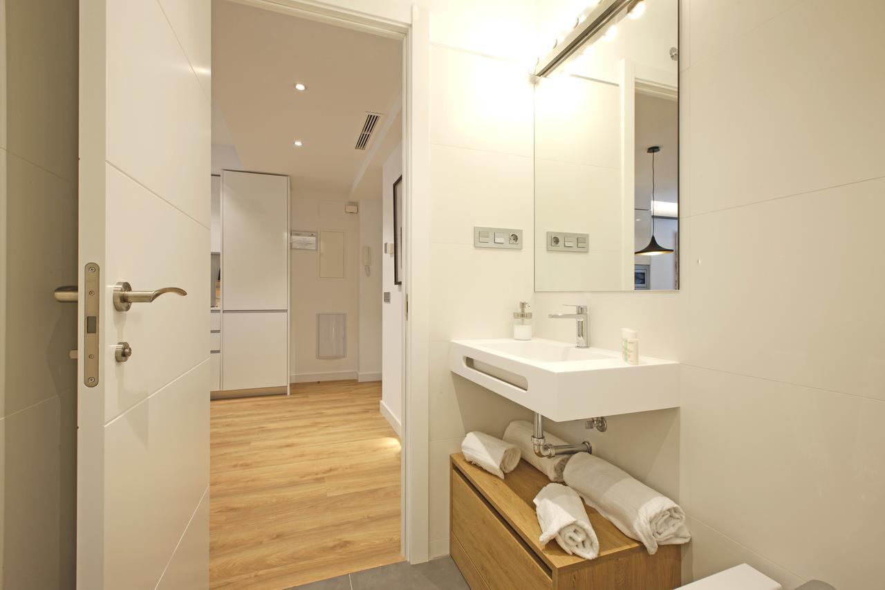 Gran Via Suites Madrid Exterior photo